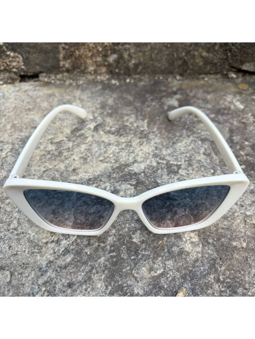 Vintage Cream Cat Eye Sunglasses Retro Oversized Mod Style Gradient Lenses NEW